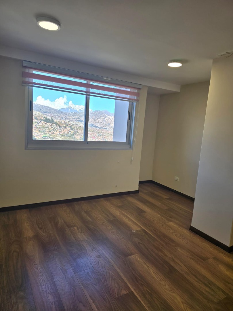 Departamento en San Jorge en La Paz 4 dormitorios 4 baños 1 parqueos Foto 16