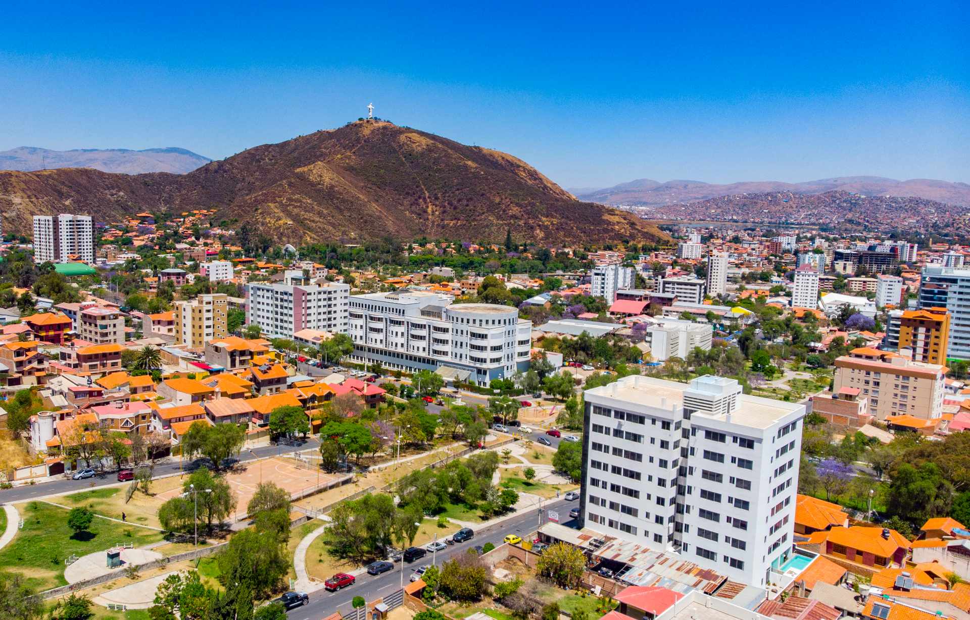 Departamento en Aranjuez en Cochabamba 2 dormitorios 3 baños 1 parqueos Foto 7