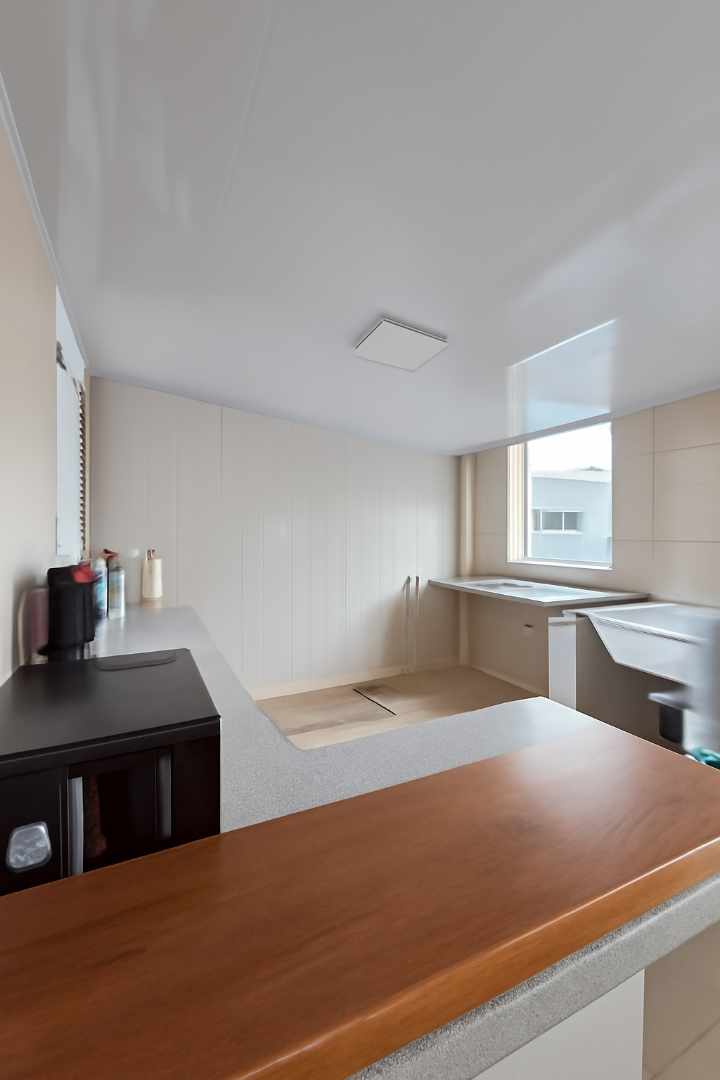 Oficina en Entre 1er y 2do anillo Sur en Santa Cruz de la Sierra 4 dormitorios 2 baños  Foto 3