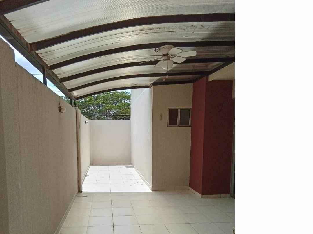 Departamento en VentaAv. Beni entre 4 y 5 anillo Condominio Valeria 1 Foto 8
