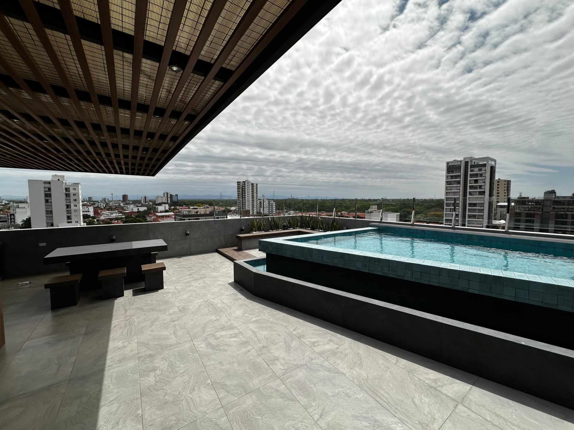 Departamento en Sirari en Santa Cruz de la Sierra 1 dormitorios 1 baños  Foto 6