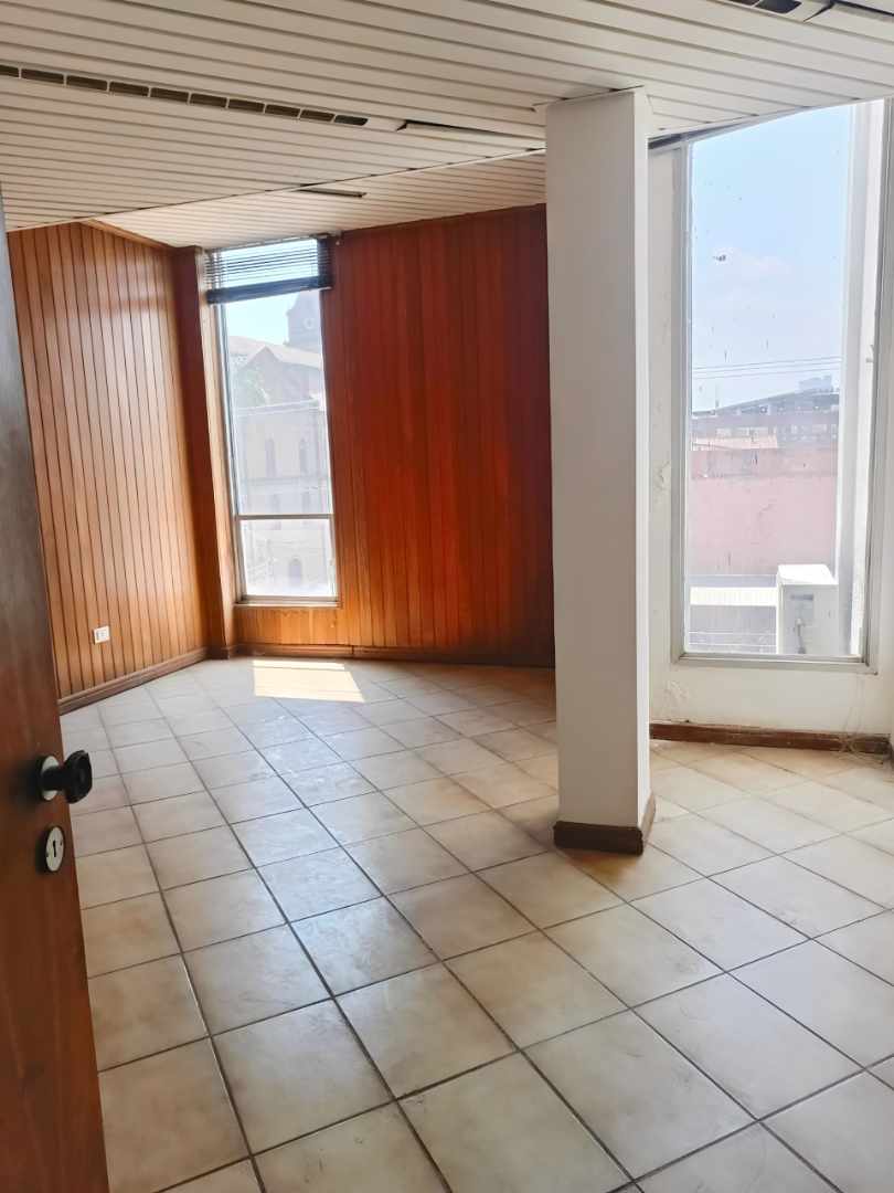 Edificio en VentaEDIFICIO EN VENTA – ATRÁS DE LA CATEDRAL (24 de Septiembre) 10 dormitorios 5 baños  Foto 16