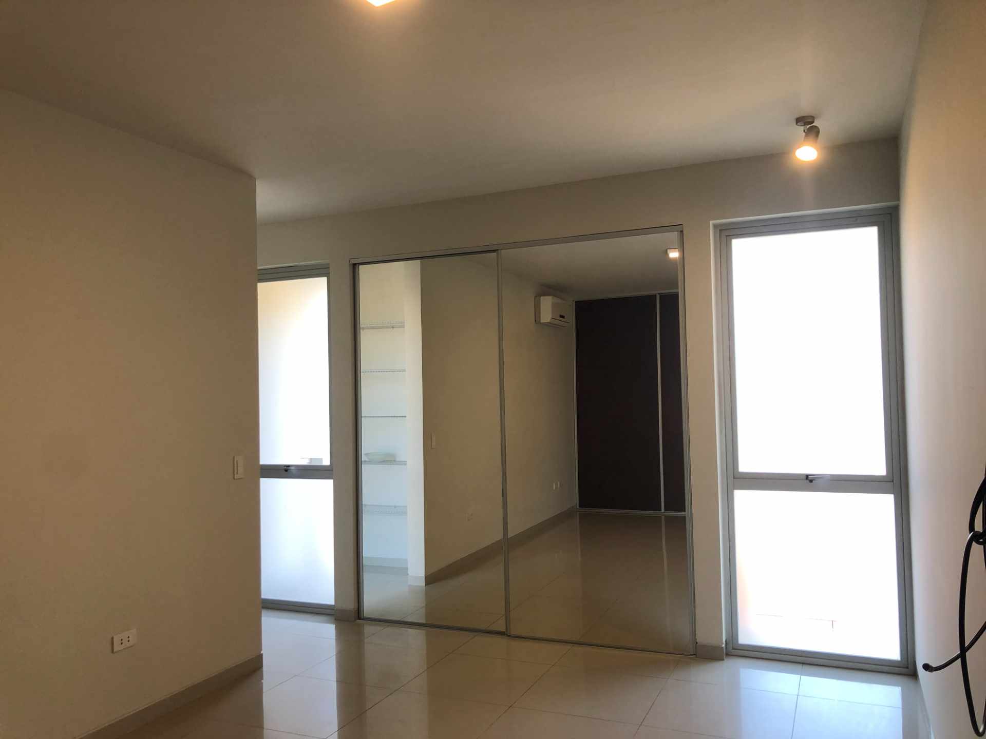 Casa en Entre 6to y 7mo anillo Norte en Santa Cruz de la Sierra 3 dormitorios 3 baños 2 parqueos Foto 12