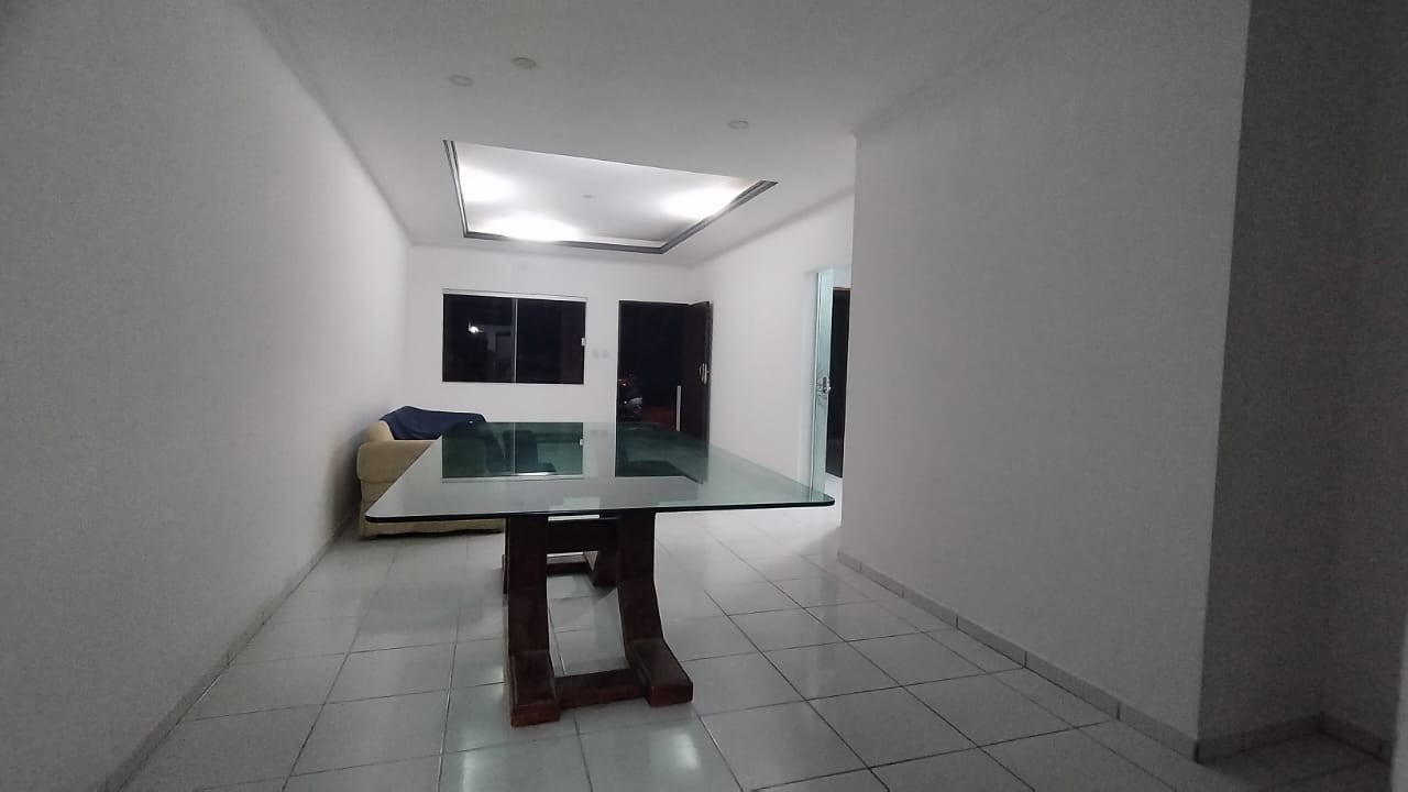 Casa en Entre 7mo y 8vo anillo Norte en Santa Cruz de la Sierra 3 dormitorios 3 baños 2 parqueos Foto 6