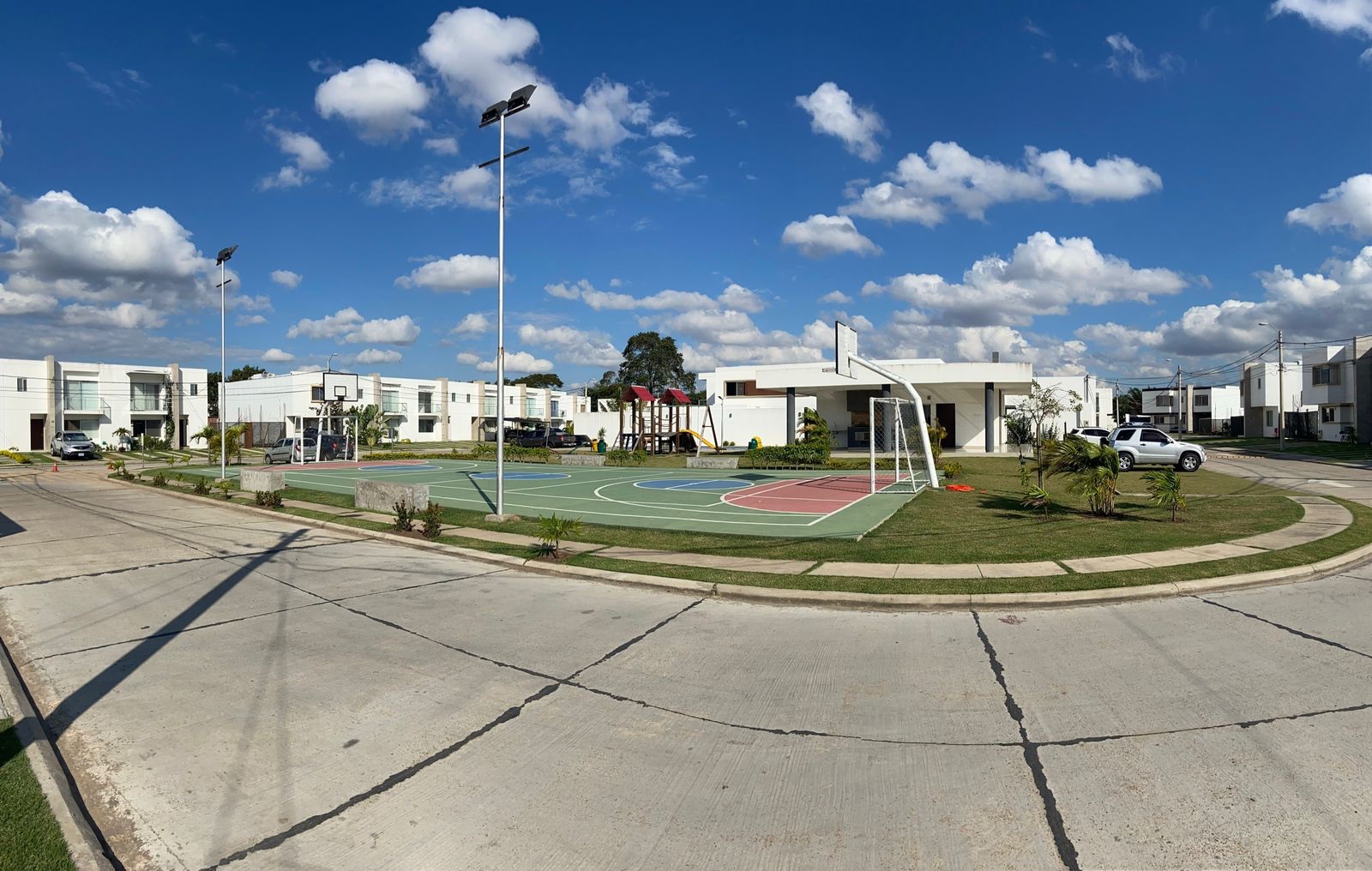 Av. banzer km 8 1/2 cond. Brisas del norte us 650 [UC