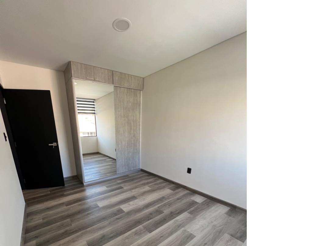 Departamento en AlquilerAchumani, al inicio, cerca a la plaza  Foto 1