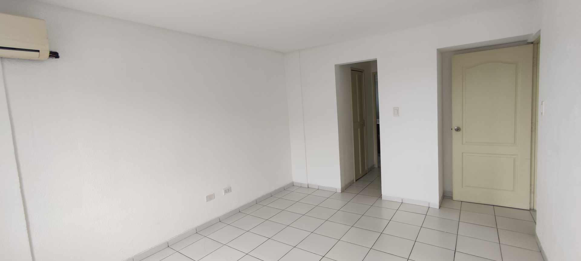 En Alquiler a Bs 3,500 Foto 13