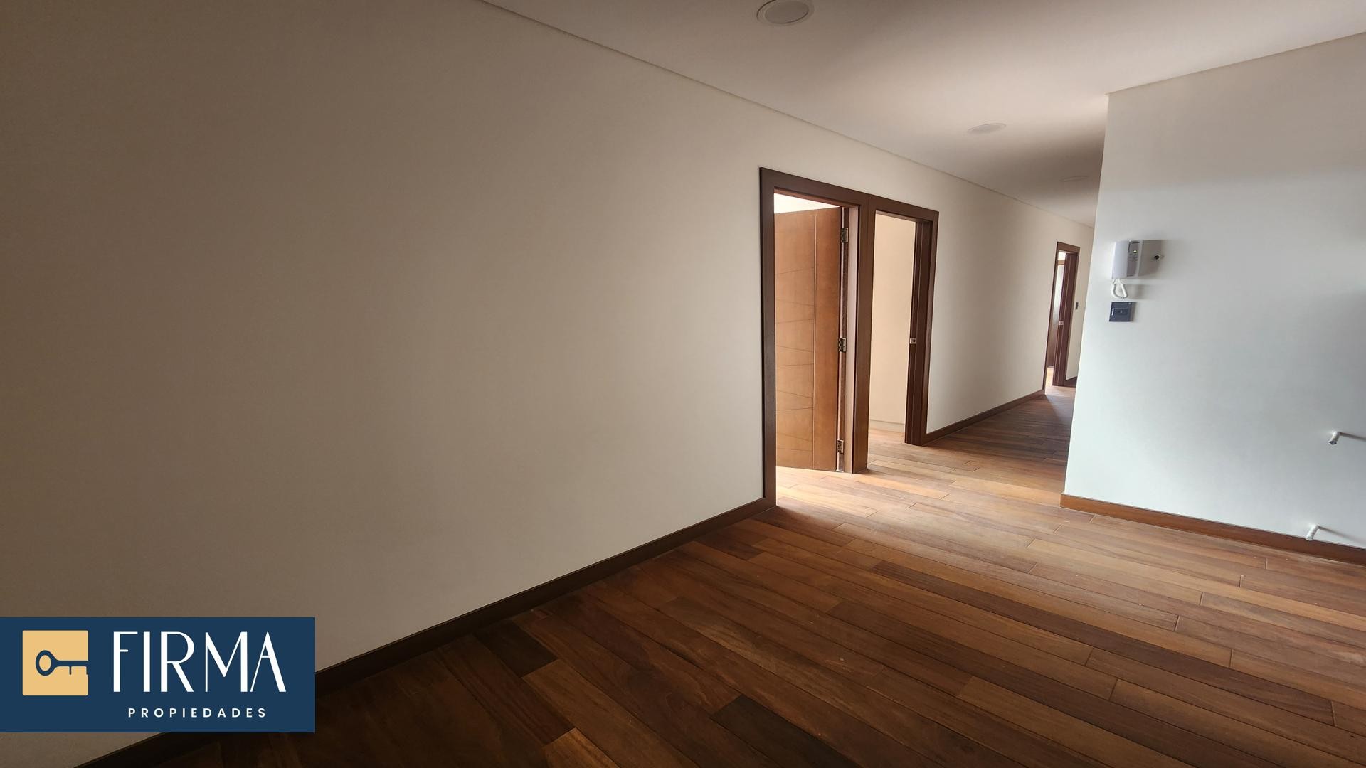 Departamento en Obrajes en La Paz 3 dormitorios 4 baños 1 parqueos Foto 14