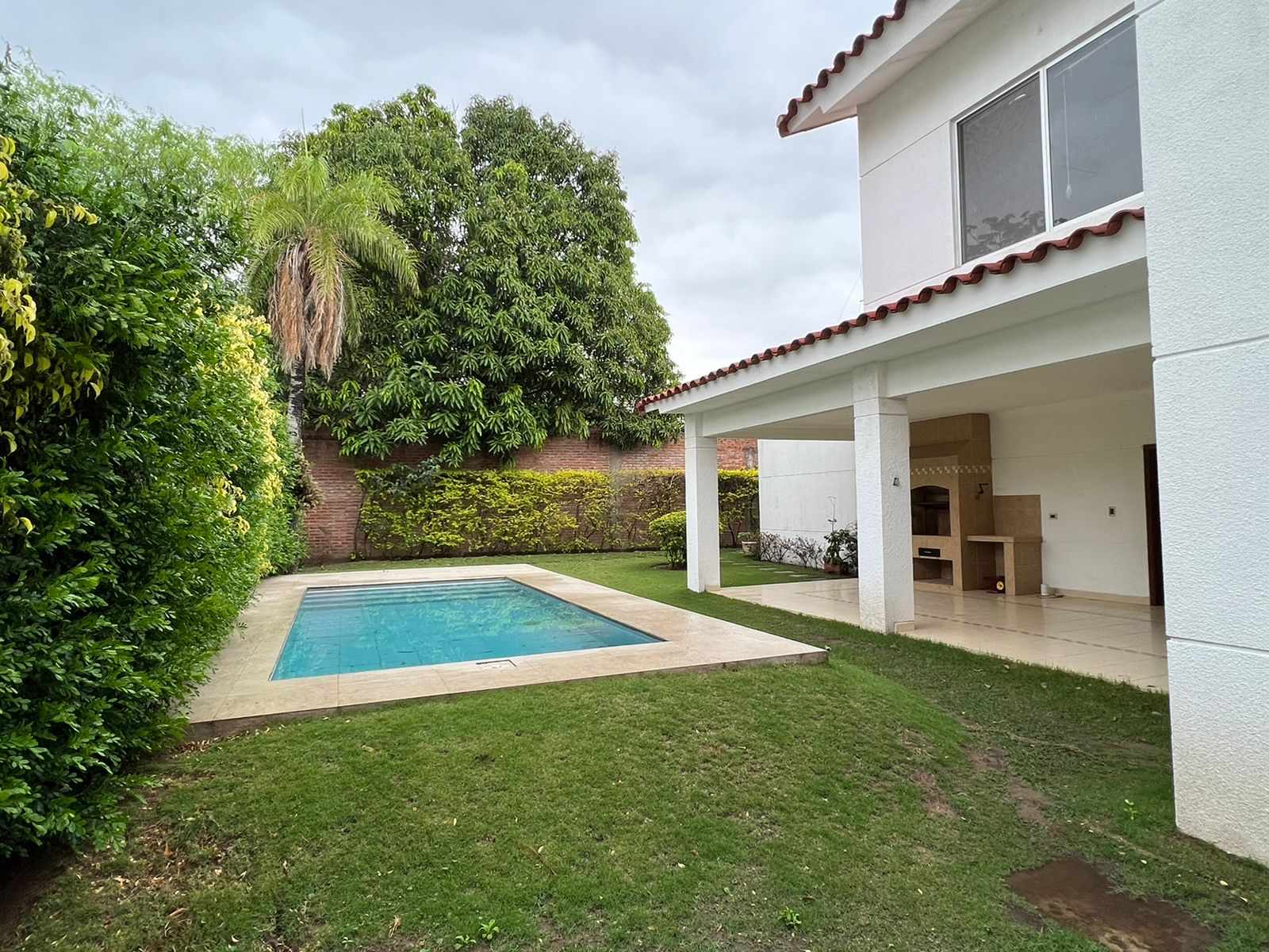 En Alquiler a $us 1,800 Foto 2