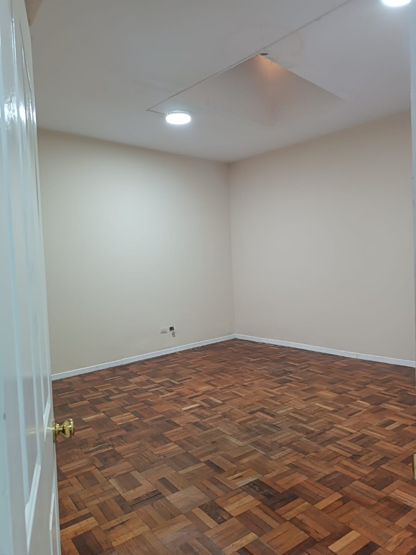 Oficina en AlquilerALQUILO HERMOSA OFICINA PLAZA AVAROA Foto 11