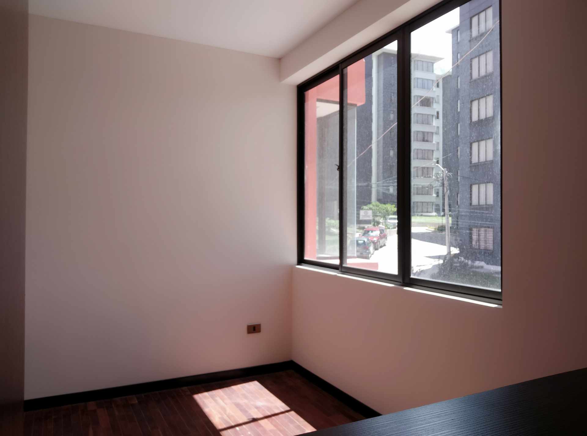 Departamento en Los Pinos en La Paz 3 dormitorios 5 baños 1 parqueos Foto 10