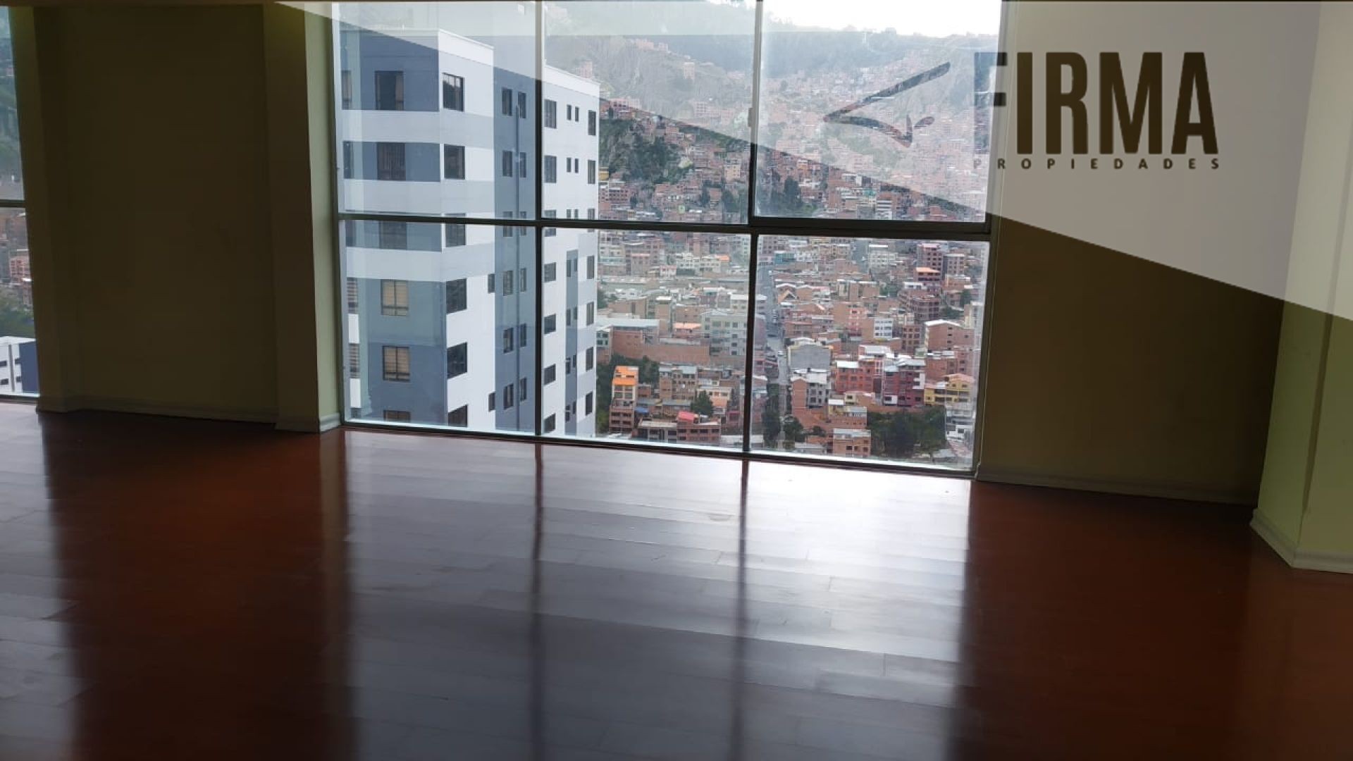 Departamento en Miraflores en La Paz 4 dormitorios 5 baños 1 parqueos Foto 3