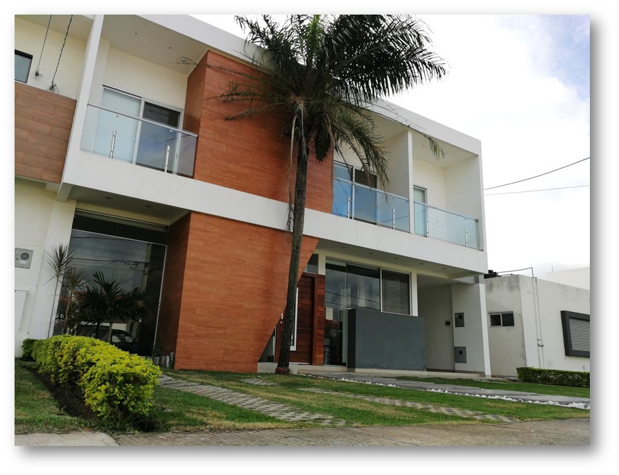 Casa en Doble vía La Guardia en Santa Cruz de la Sierra 4 dormitorios 4 baños 4 parqueos Foto 1