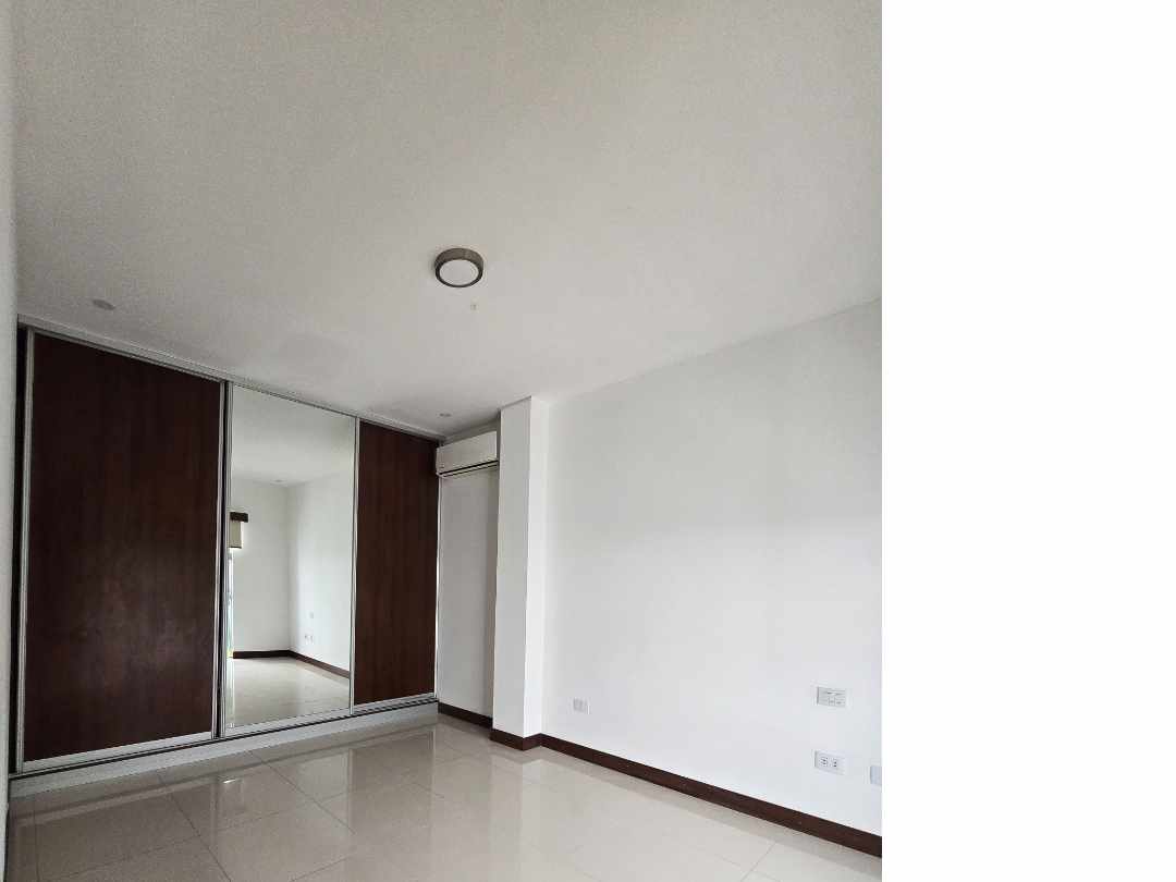 En Alquiler a Bs 7,500 Foto 10