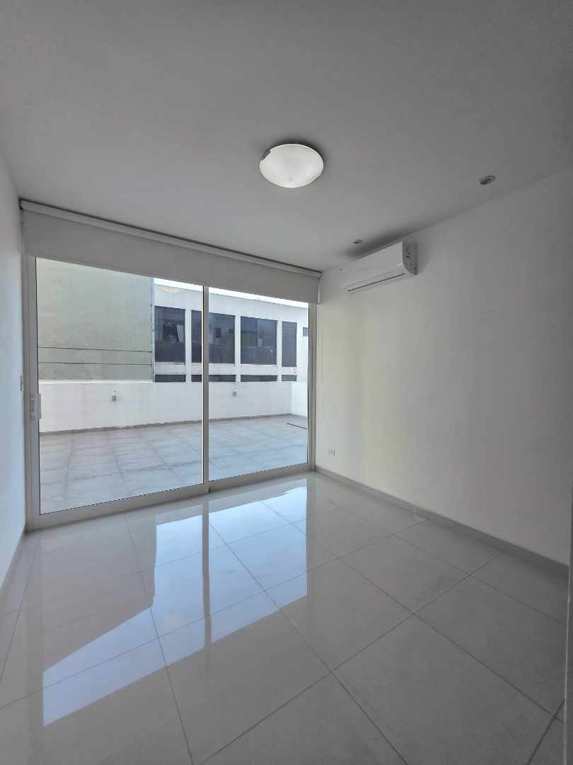 Departamento Centeo Sur
Calle Gral Daavedra entre C/Tarija y Potosí  Foto 22