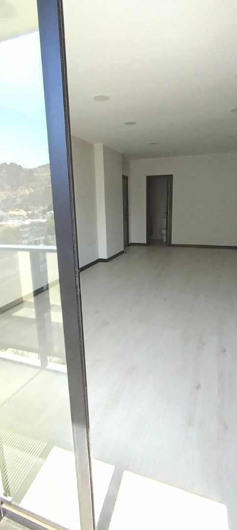 Departamento en Achumani en La Paz 3 dormitorios 3 baños 1 parqueos Foto 18