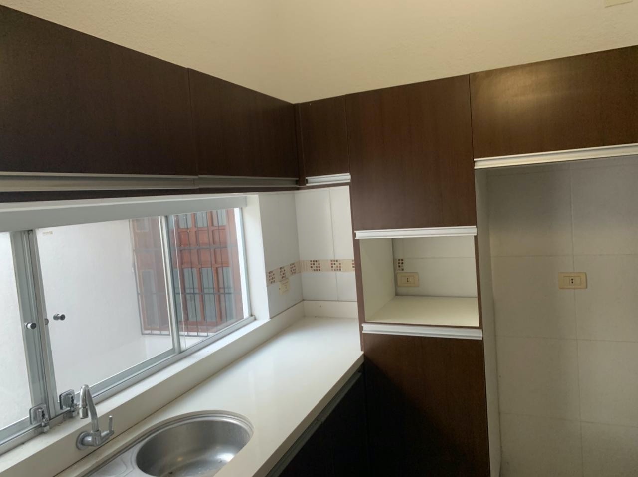 Casa en Entre 2do y 3er anillo Este en Santa Cruz de la Sierra 4 dormitorios 4 baños 3 parqueos Foto 10