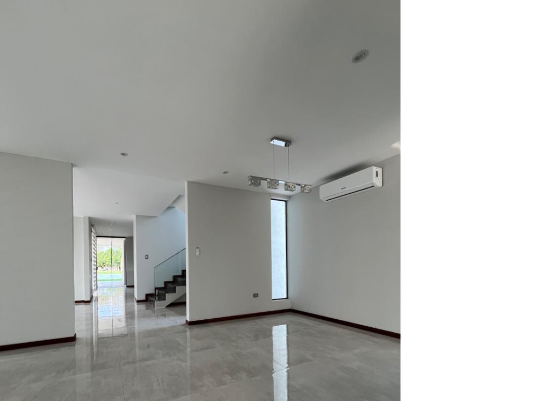Casa en AlquilerCONDOMINIO EXCLUSIVO ZONA URUBO CERCA AL PUENTE 3 dormitorios 5 baños 4 parqueos Foto 6