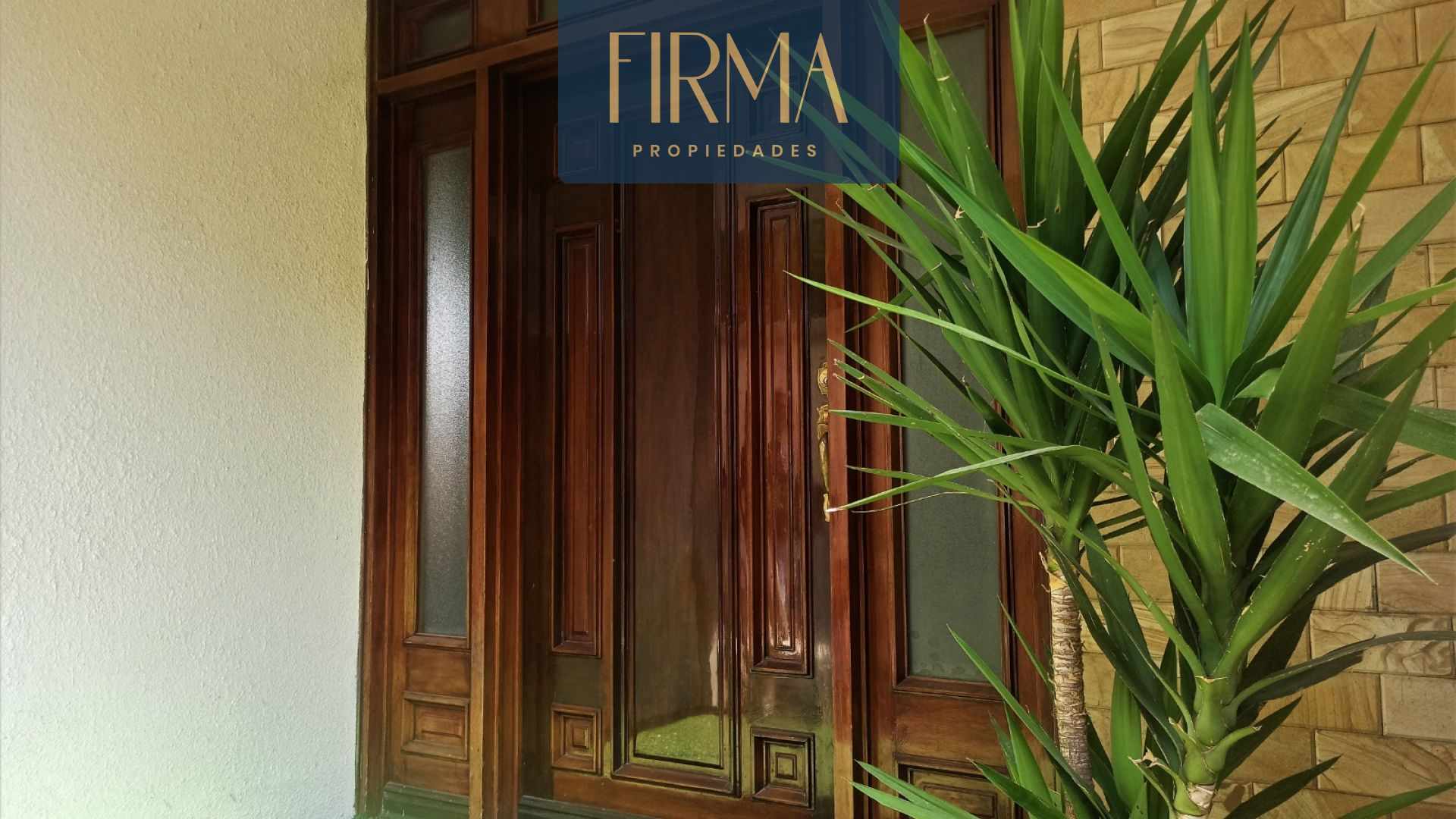 Casa en Calacoto en La Paz 4 dormitorios 5 baños 3 parqueos Foto 3