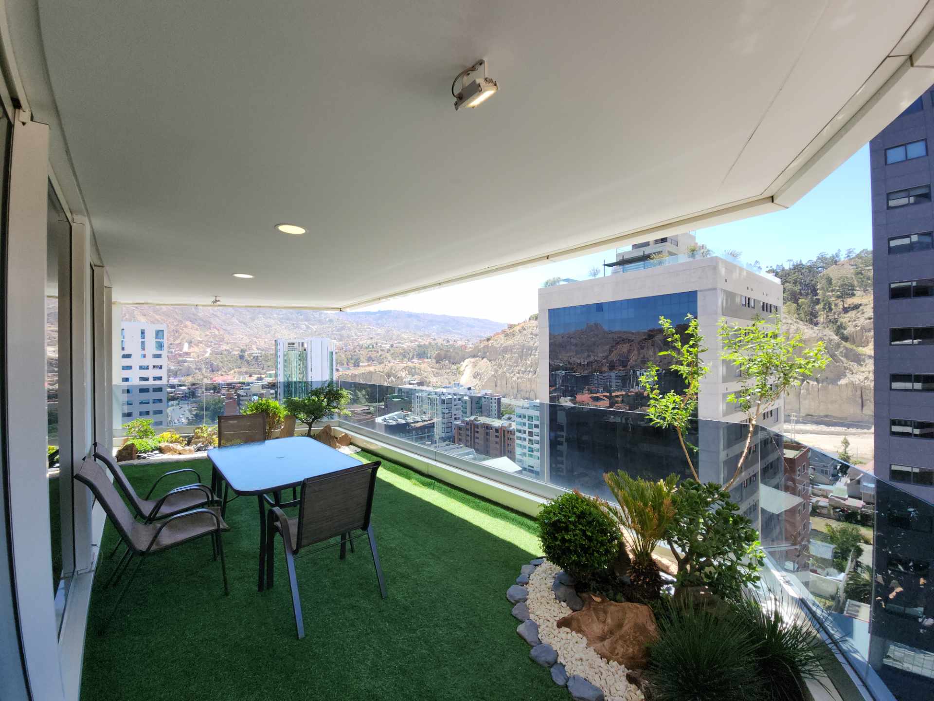 Departamento en Calacoto en La Paz 3 dormitorios 5 baños 1 parqueos Foto 17