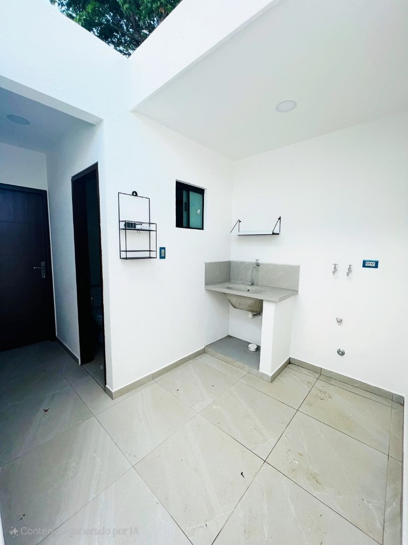 Casa en VentaAv. Alemana entre 7mo y 8vo anillo Foto 9
