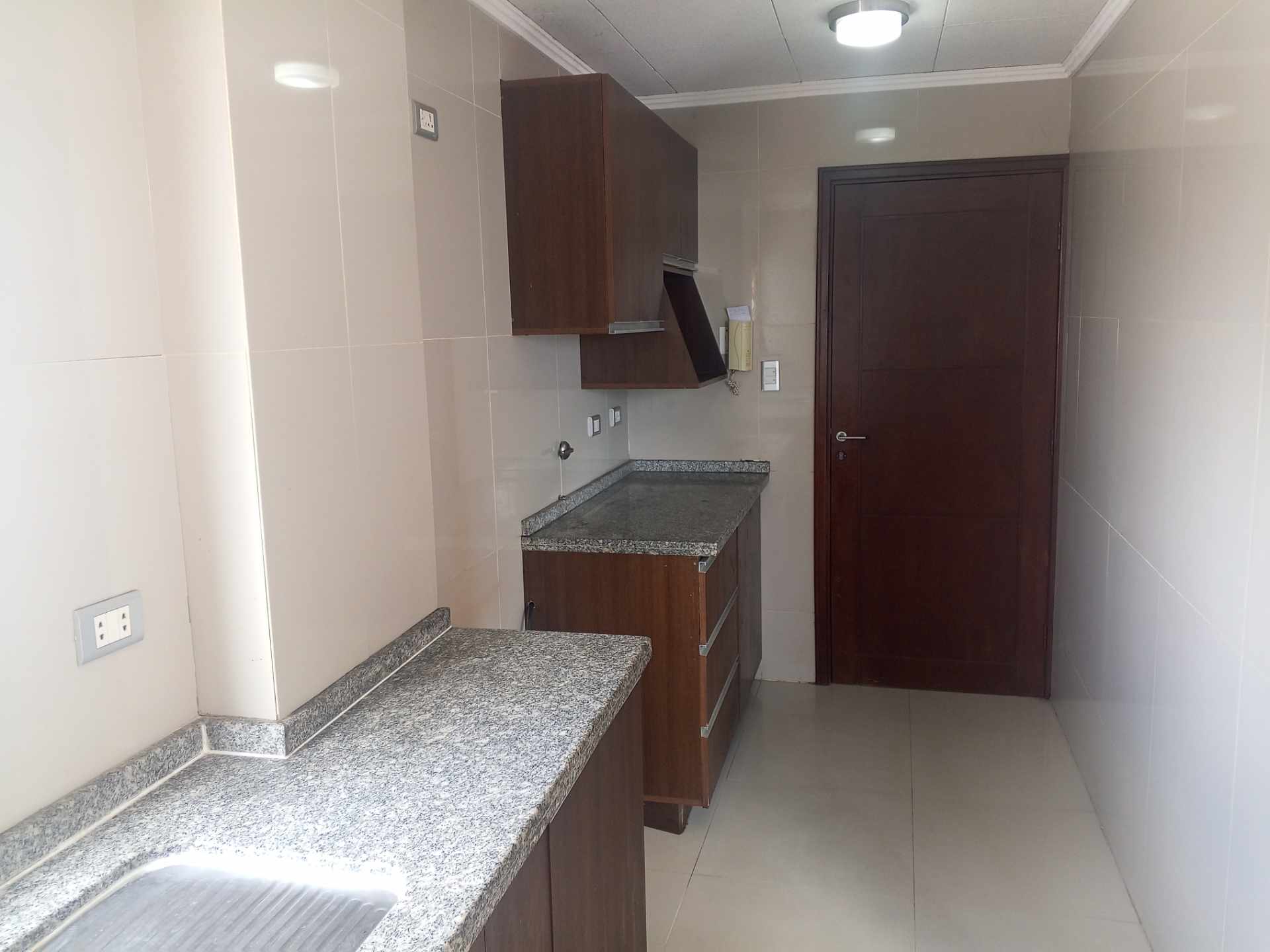 Departamento en VentaCondominio Cupesí, Vendo dpto. 2 dormitorios sin muebles, pet friendly, sobre Av. Ovidio Barbery (2do. y 3er. Anillo), cerca de Zona Isuto e Equipetrol. 2 dormitorios 2 baños 1 parqueos Foto 6
