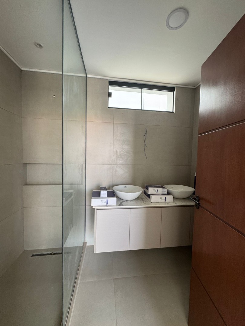 Casa en Urubó en Santa Cruz de la Sierra 4 dormitorios 3 baños 2 parqueos Foto 5