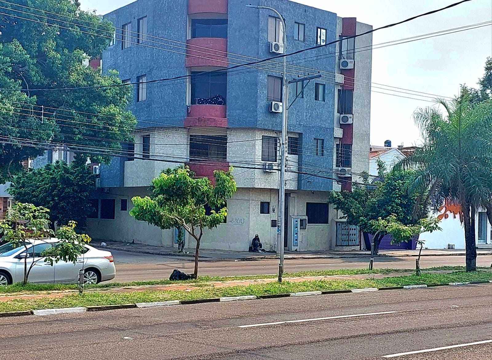 Edificio SOBRE AV. BUSH!! ZONA UNIVERSITARIA!! Foto 2