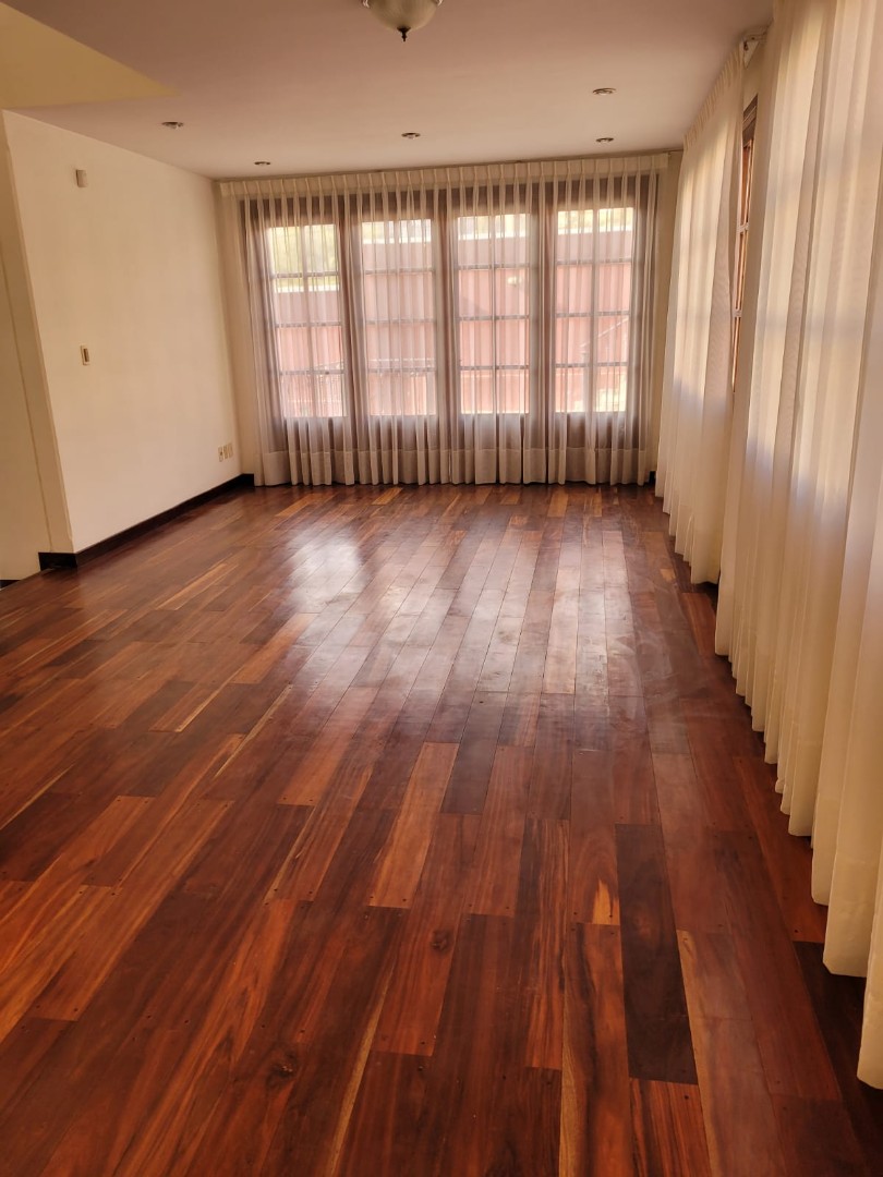 Casa en AlquilerAUQUISAMAÑA - ZONA SUR DE LA PAZ 4 dormitorios 5 baños 3 parqueos Foto 8