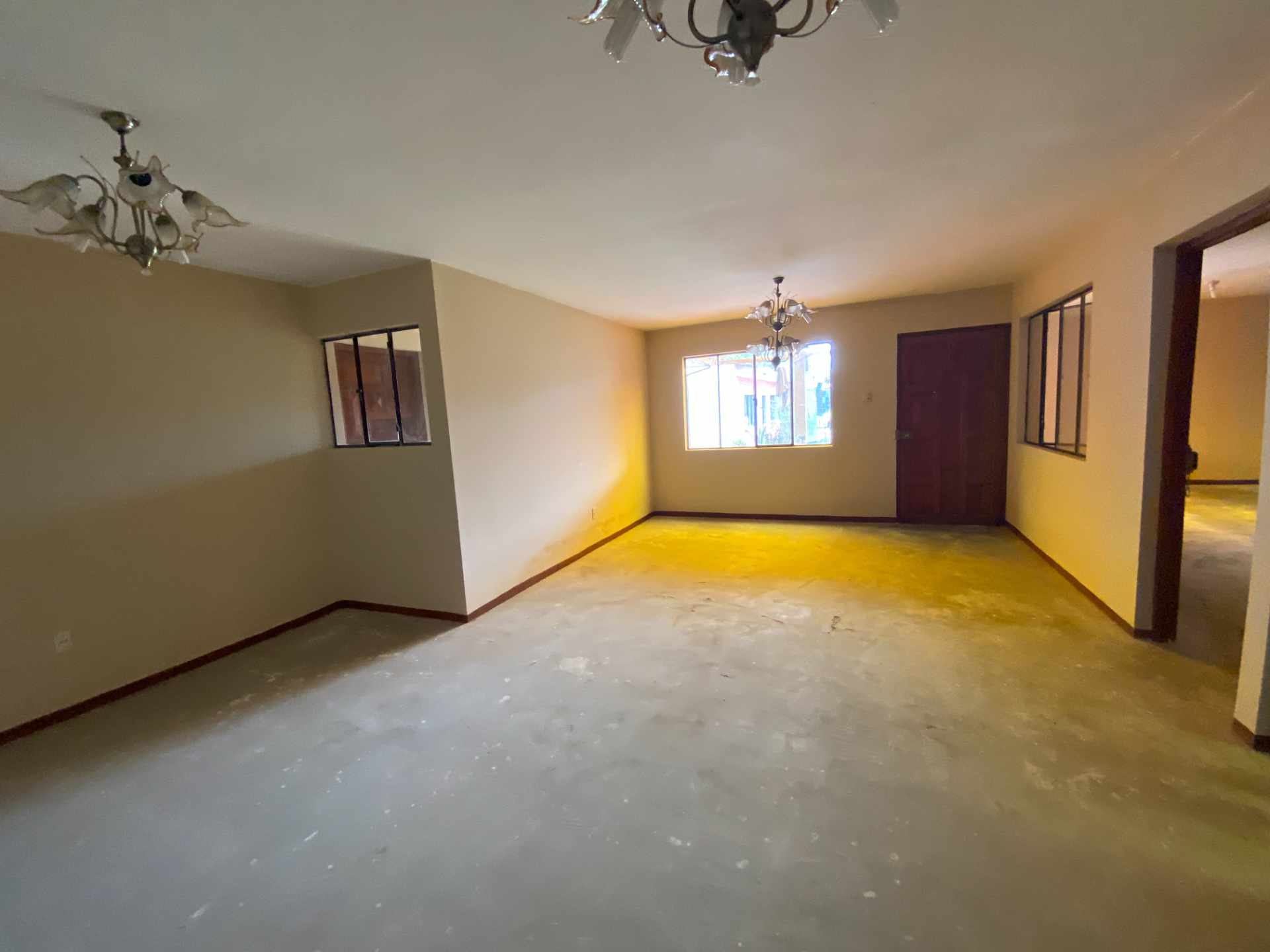 Casa en Cosmos 79 en El Alto 5 dormitorios 2 baños 2 parqueos Foto 7