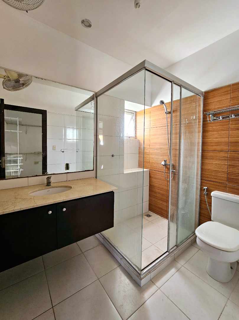 Casa en Entre 5to y 6to anillo Norte en Santa Cruz de la Sierra 3 dormitorios 3 baños 2 parqueos Foto 22