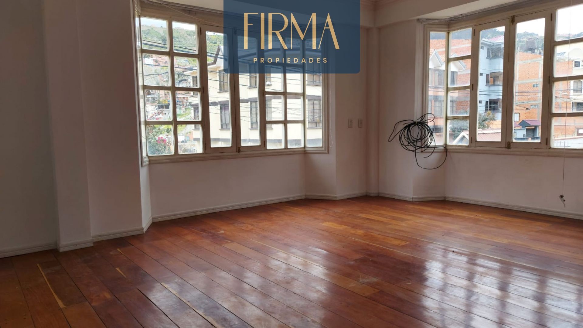 Casa en Irpavi en La Paz 4 dormitorios 5 baños 4 parqueos Foto 7