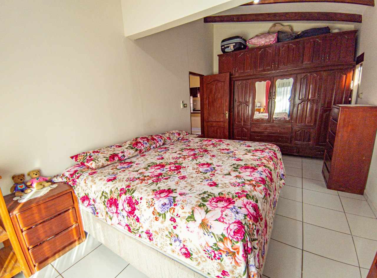 Casa en Doble vía La Guardia en Santa Cruz de la Sierra 3 dormitorios 3 baños 4 parqueos Foto 11