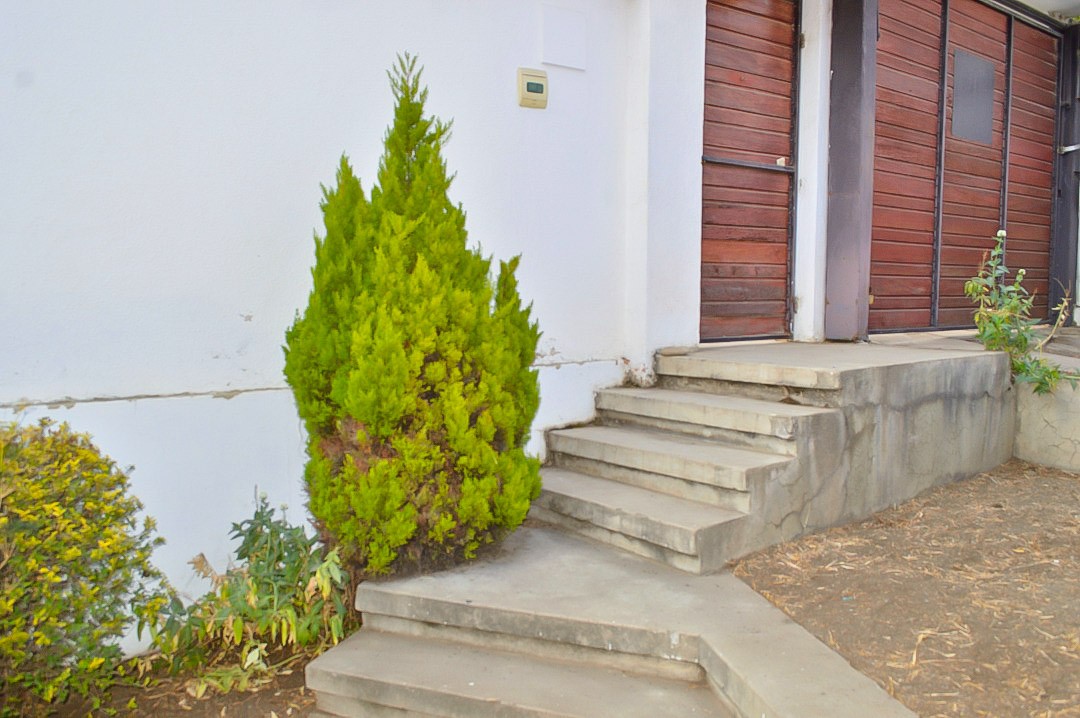 Casa en Venta<b>CASITA COMO TERRENO EN VENTA EN LA BARQUETA DE ACHUMANI</b> 3 dormitorios 3 baños 2 parqueos Foto 7