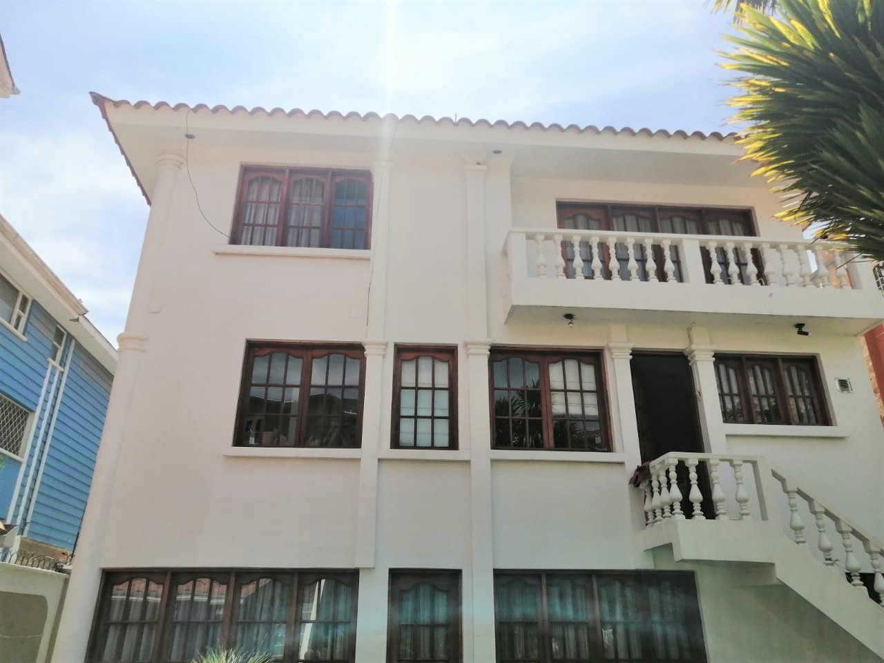 Casa en VentaCASA VENTA / ALQUILER - LOS PINOS 4 dormitorios 4 baños 2 parqueos Foto 1