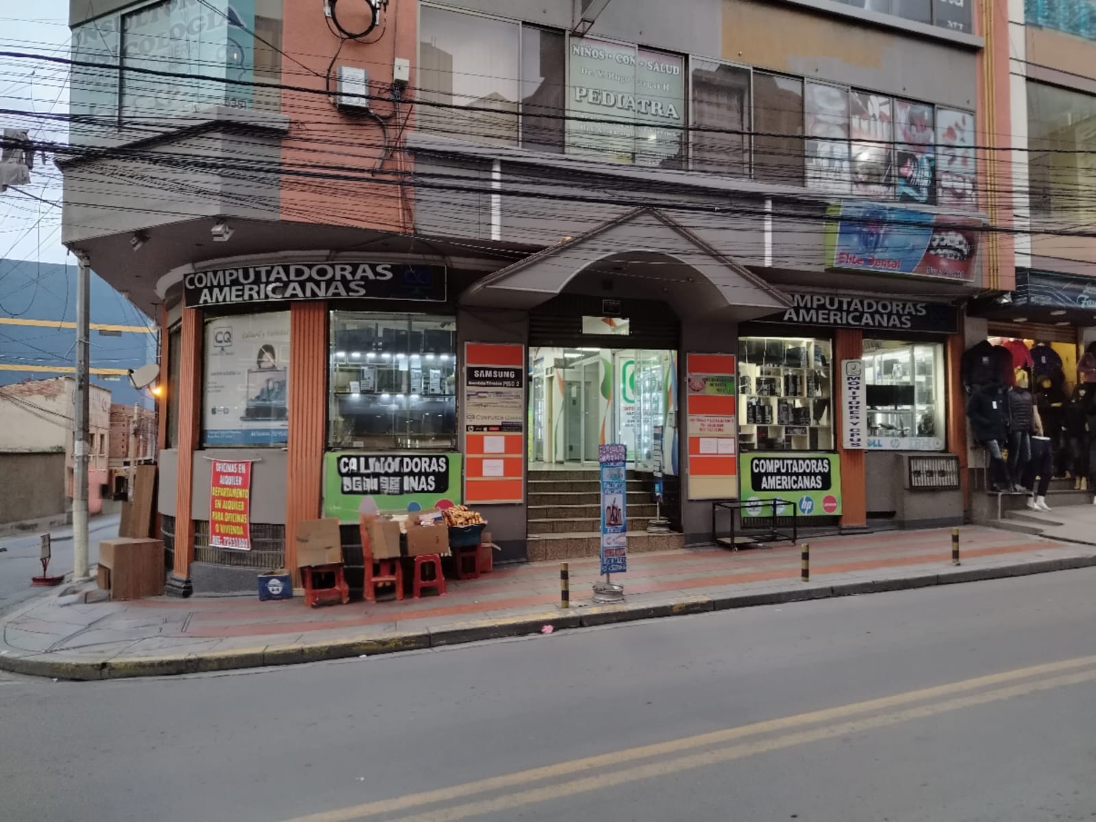 Local comercial en VentaAvenida Calatayud esquina Angelica Azcui zona 