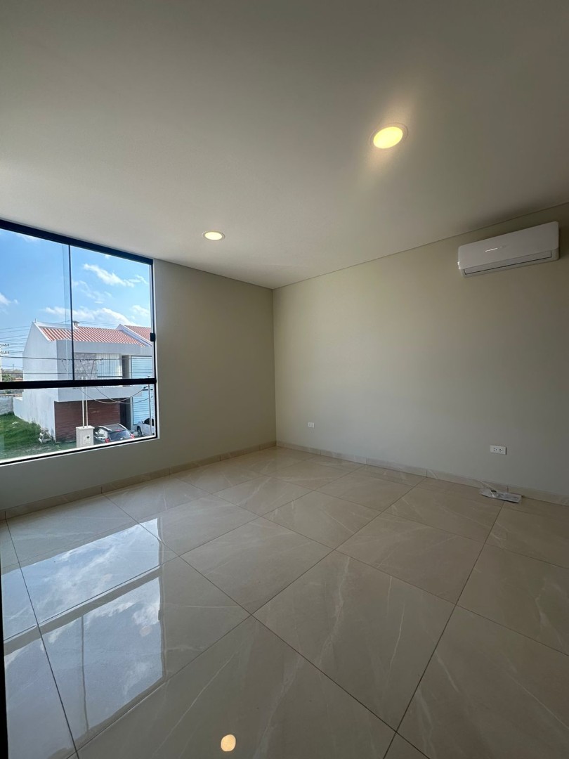 Casa en Urubó en Santa Cruz de la Sierra 3 dormitorios 3 baños 2 parqueos Foto 16