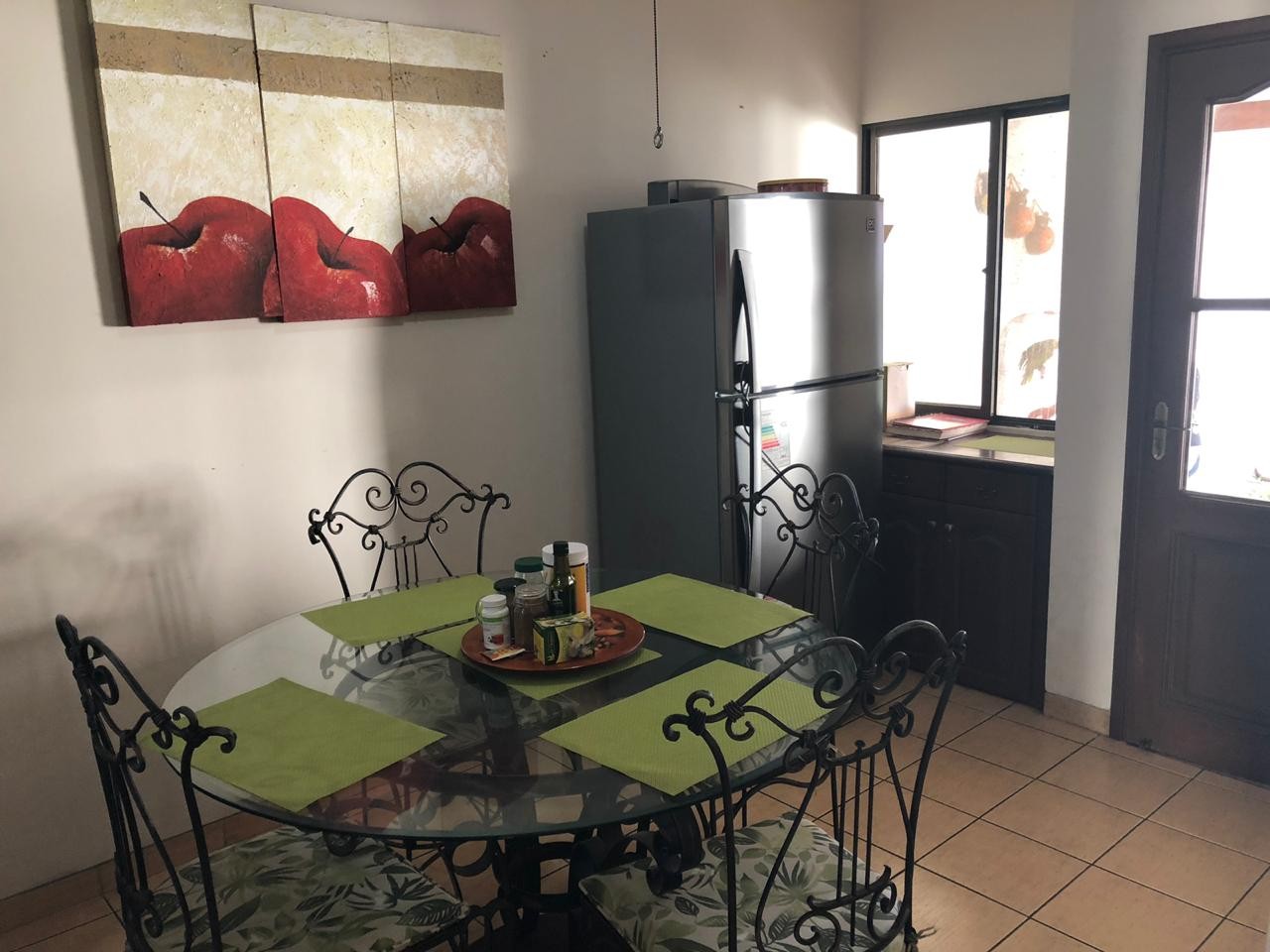 Casa en Entre 4to y 5to anillo Norte en Santa Cruz de la Sierra 3 dormitorios 3 baños 2 parqueos Foto 3