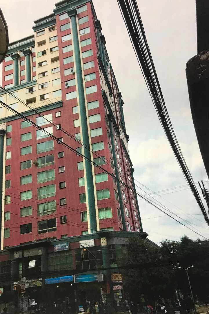 Departamento Edificio Alcázar, Torre Granada, Calle Federico Suazo esq. Batallón Colorados. A una cuadra de la Plaza del Estudiante/Prado. Foto 2