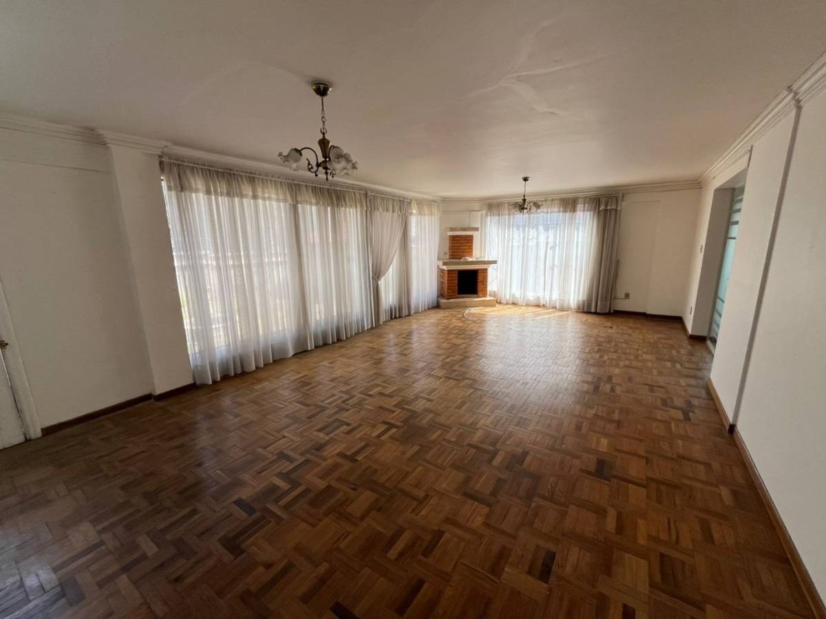 Casa en Calacoto en La Paz 5 dormitorios 5 baños 3 parqueos Foto 18