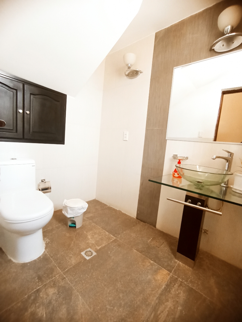 Casa en VentaACHUMANI LOMAS DE ACHUMANI  3 dormitorios 4 baños 2 parqueos Foto 28