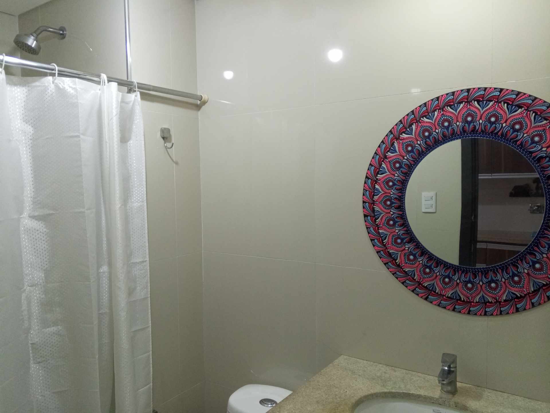 Departamento en Alquiler[EDIFICIO MONTE CASTELO| AV. ALEMANA 3ER. Y 4TO. ANILLO] ALQUILER AMOBLADO DPTO. 1 DORMITORIO PET FRIENDLY SIN PARQUEO CERCA DE COLEGIO SAINT GEORGE 1 dormitorios 1 baños  Foto 6