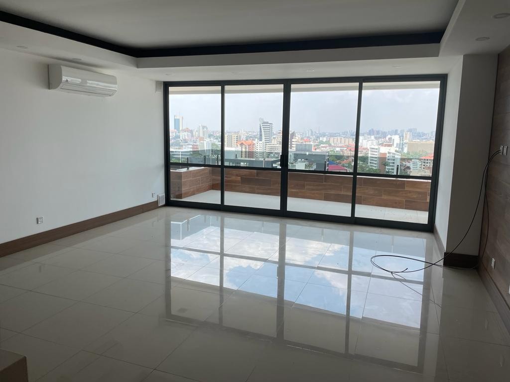 En Alquiler a $us 1,000 Foto 1