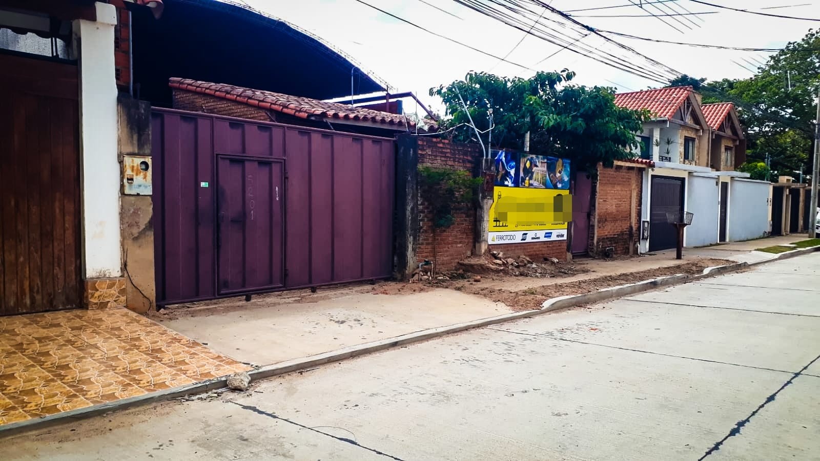 Terreno en VentaAv. Alemana a 3 cuadras del 5to anillo / Barrio Los Tusequis    Foto 1