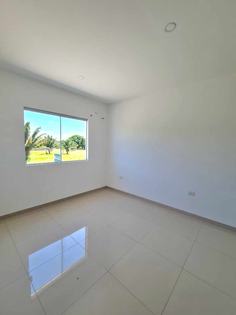 Casa Zona Norte 
km 8½ Banzer (Zona Col. Cambridge)
Condominio Las Palmeras 2 Foto 15