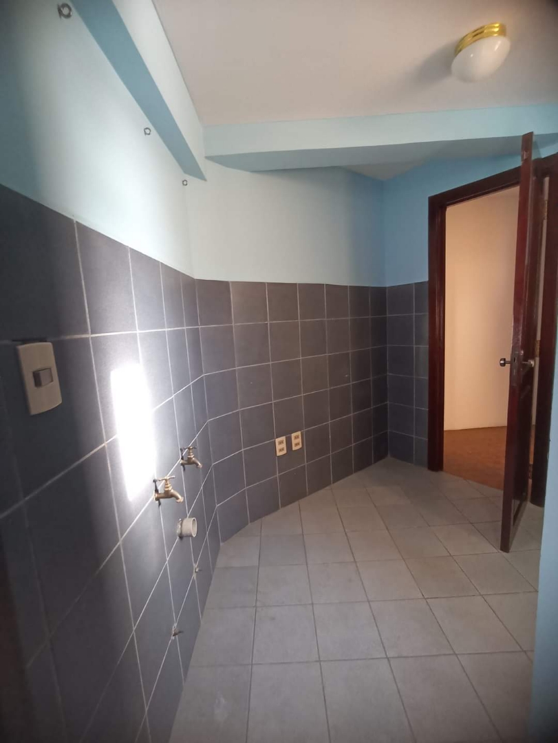 Departamento en Cota Cota en La Paz 3 dormitorios 4 baños 1 parqueos Foto 6