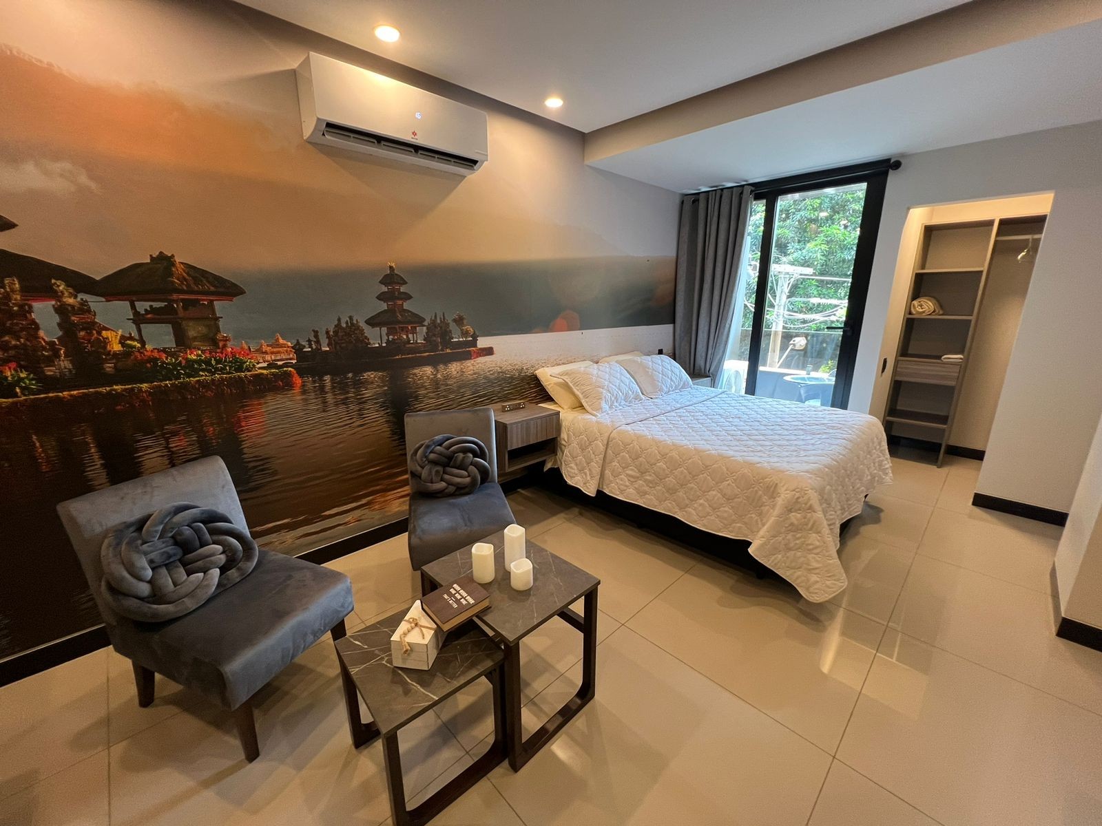 Departamento en Equipetrol en Santa Cruz de la Sierra 1 dormitorios 1 baños  Foto 9