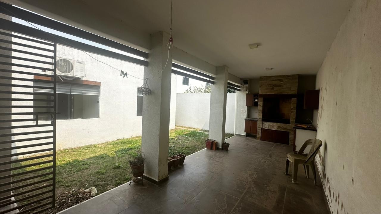 Casa en Entre 7mo y 8vo anillo Norte en Santa Cruz de la Sierra 3 dormitorios 3 baños 2 parqueos Foto 8