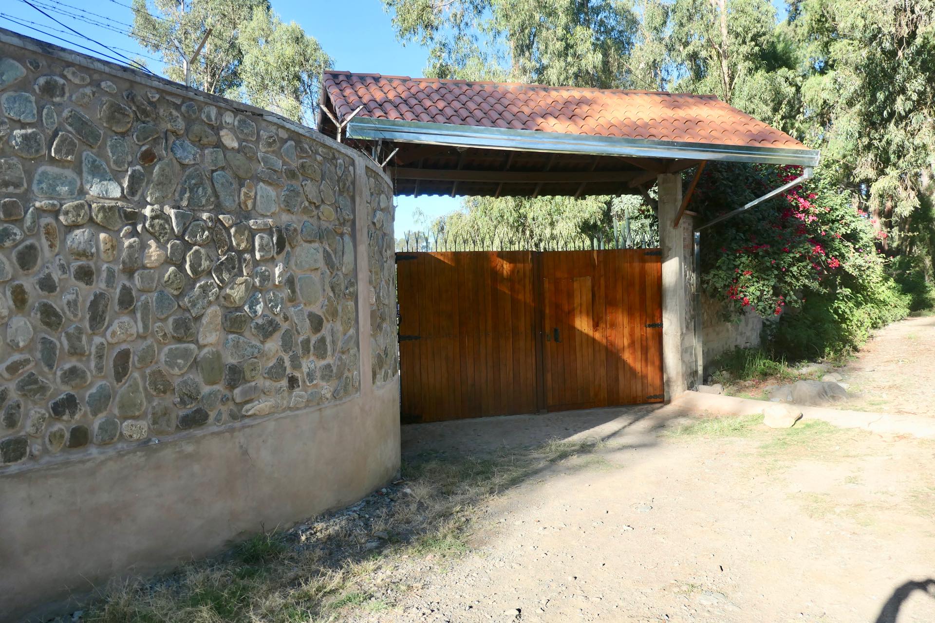 Casa en VentaTiquipaya 6 dormitorios 6 baños 10 parqueos Foto 12