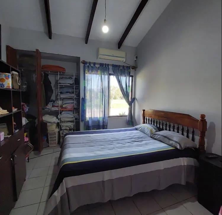 Casa en VentaCondominio Espíritu Santo, Zona este  4 dormitorios 2 baños  Foto 4